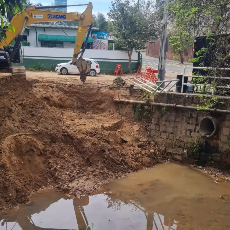 Contenção de erosão avança nos bairros Castelo, Jd. Eliza e Bom Retiro
